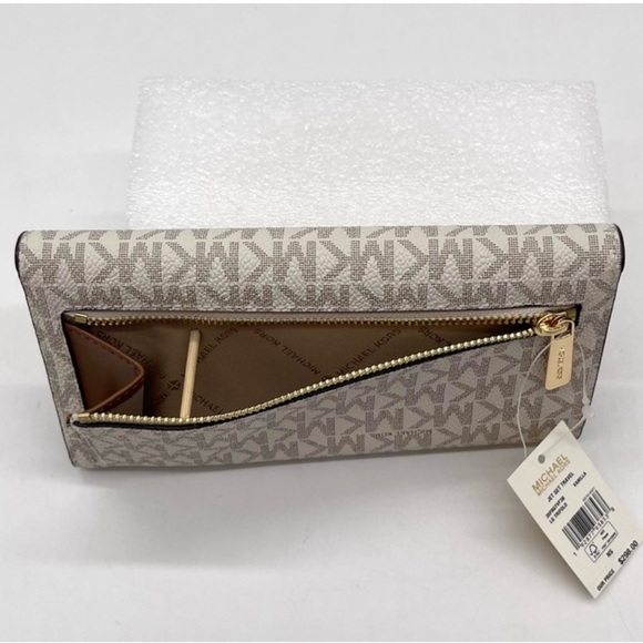 Michael Kors Jaycee Medium Zip Packet Backpack & LG Trifold
Wallet Vanilla - Picture 12 of 12